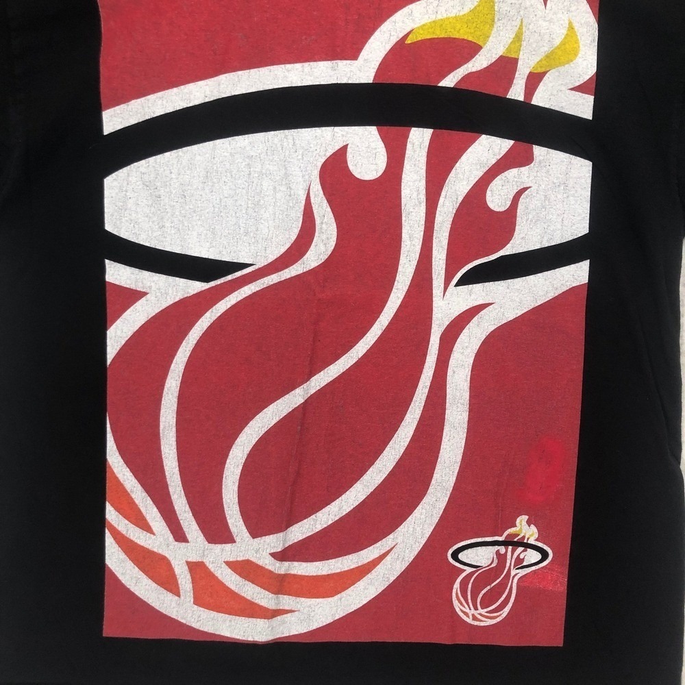 WeLoveFine Miami Heat NBA Hardwood Classics Graphic T-Shirt XL